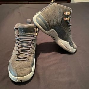 Jordan 12 retro Wolf Grey